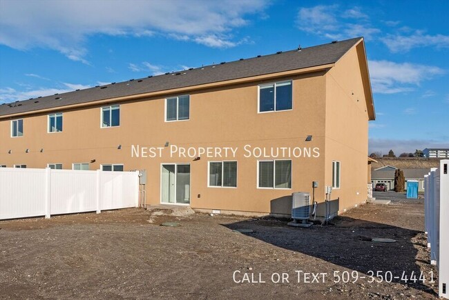 Building Photo - Brand New 3 Bed 2.5 Bath Townhome!! WSG In...