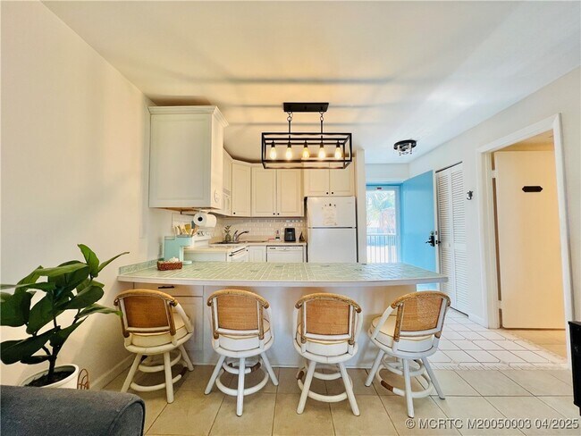 Building Photo - 2400 S Ocean Dr