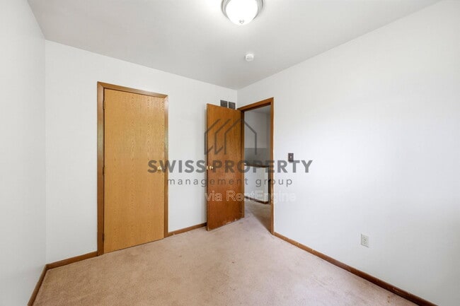 Building Photo - 1579 Briarwood Ave