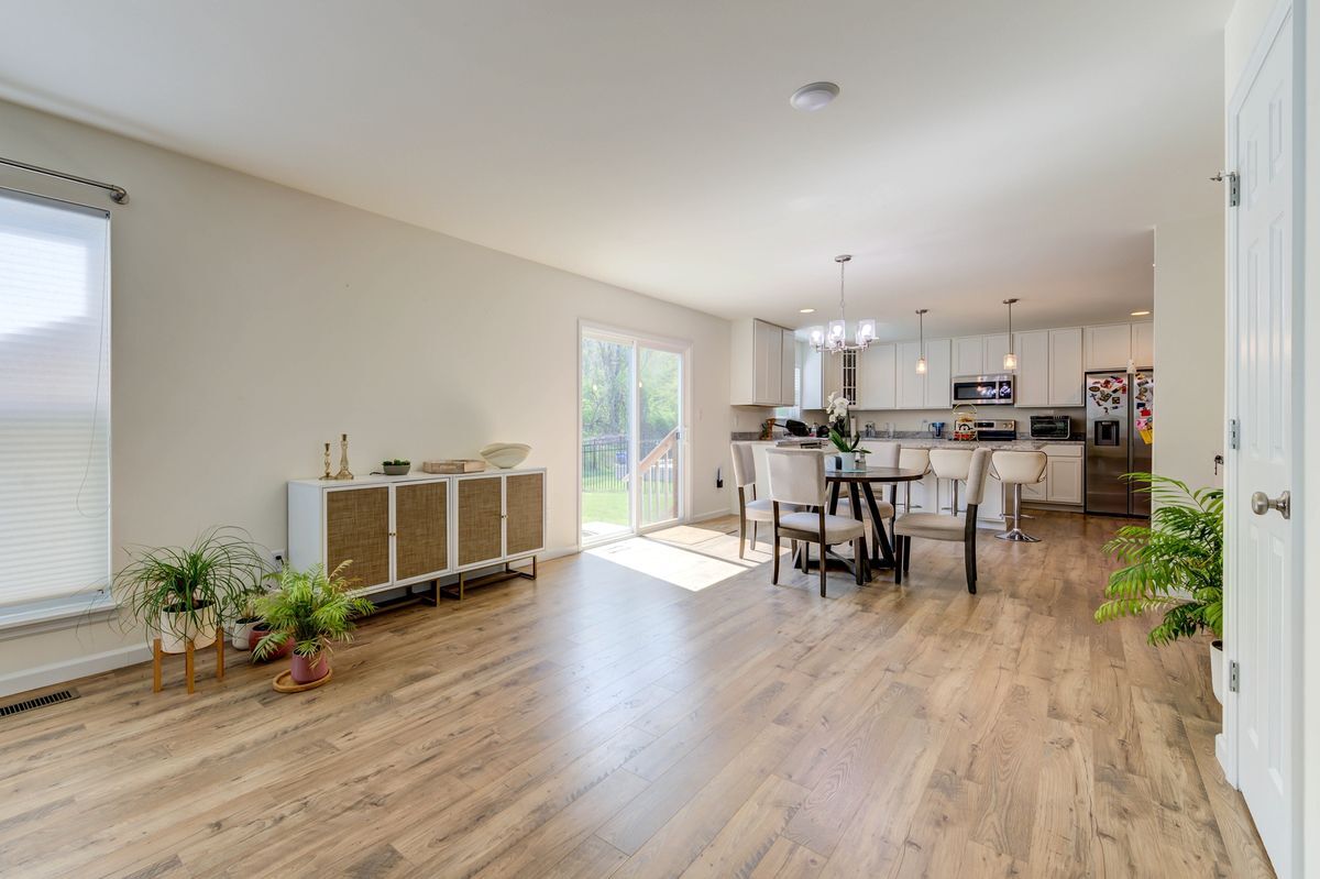 Building Photo - 732 Fox Creek Dr