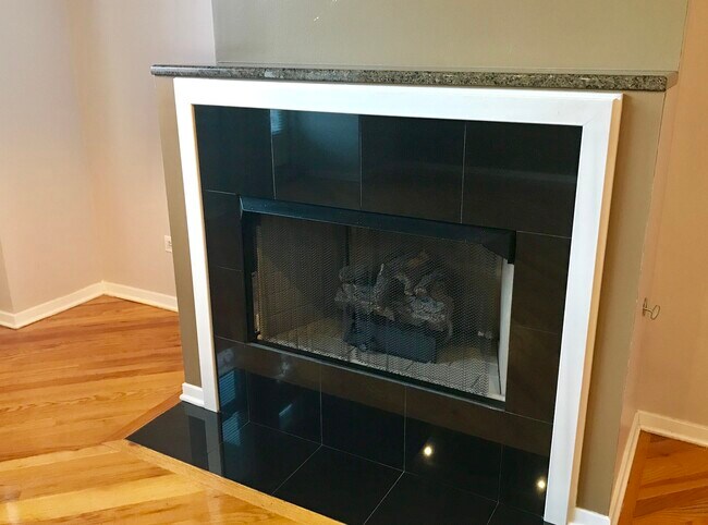 Building Photo - 500 S Clinton St