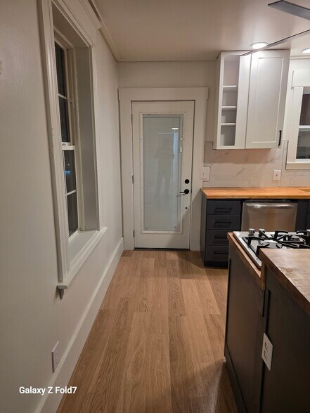 Building Photo - 5209 Warren Ave