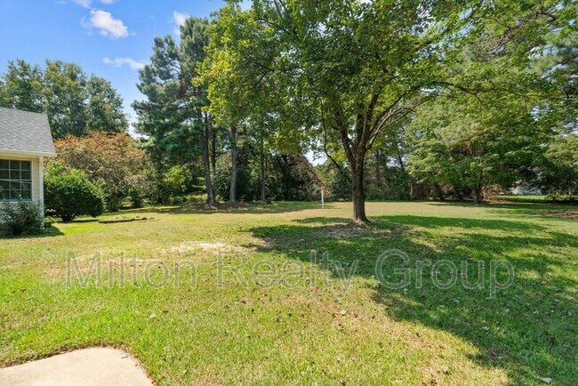 Building Photo - 464 Tirzah Dr