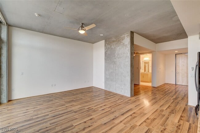 Building Photo - 353 E Bonneville Ave