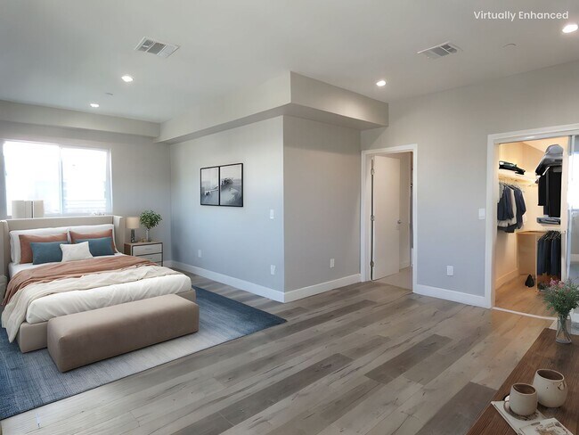 Building Photo - 1628 S La Brea Ave