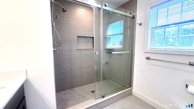Building Photo - 44 Mettler St
