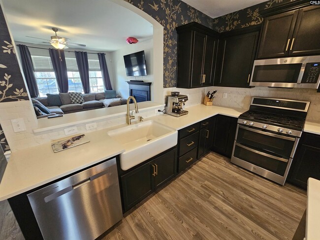 Building Photo - 819 Queenshire Ln