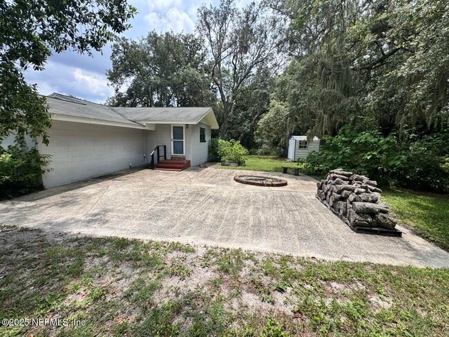 Building Photo - 2054 Holly Oaks River Dr