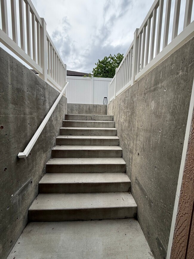 Building Photo - 3256 W 11340 S