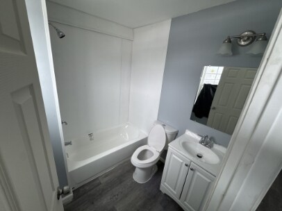 Building Photo - 804 W Mulberry St