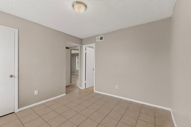 Building Photo - 8024 Cambridge Cir