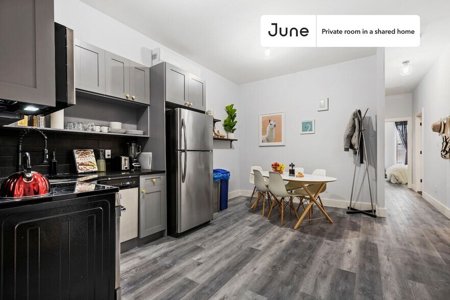 Building Photo - Cute Private ROOM in Flatbush