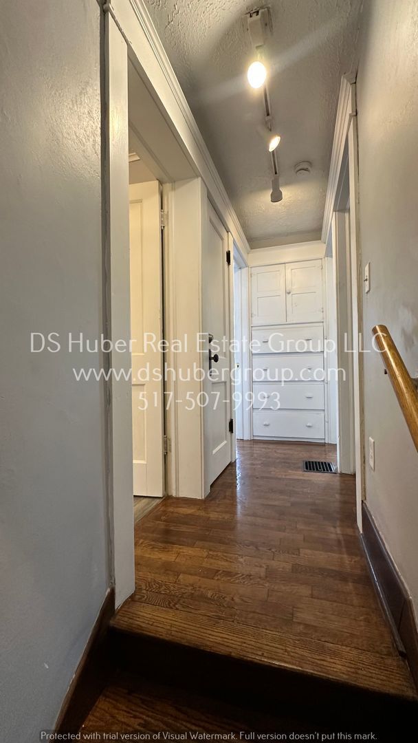 Building Photo - 921 W Oakland-