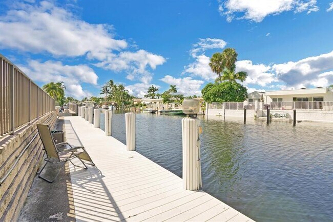 Building Photo - 4101 NE 24th Ave