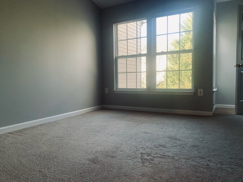 Master Bedroom 1 - 6520 Landing Way
