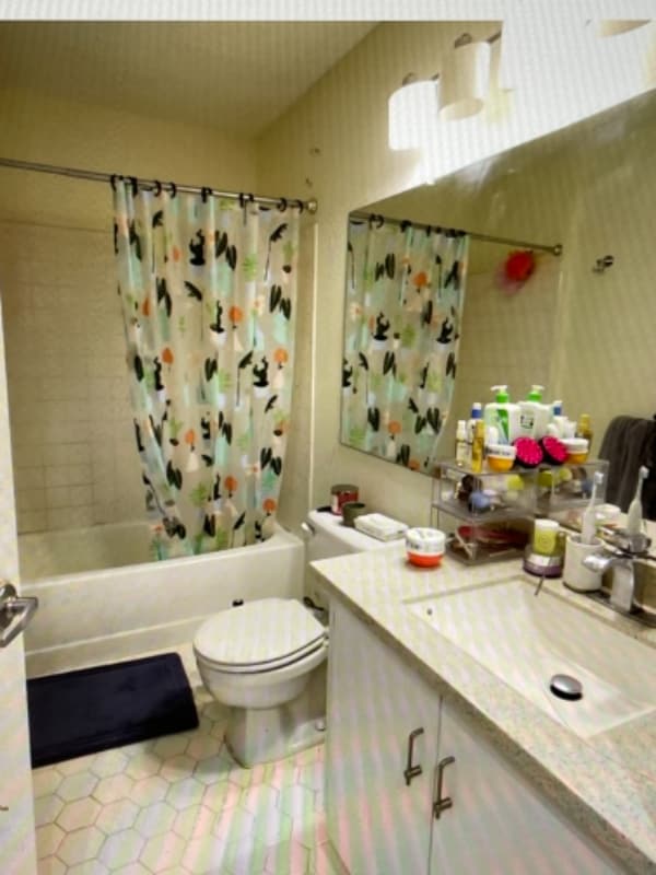 Building Photo - 6 Chamberlin Ct