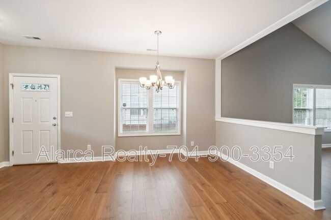 Building Photo - 4218 Amherst Villa Ct