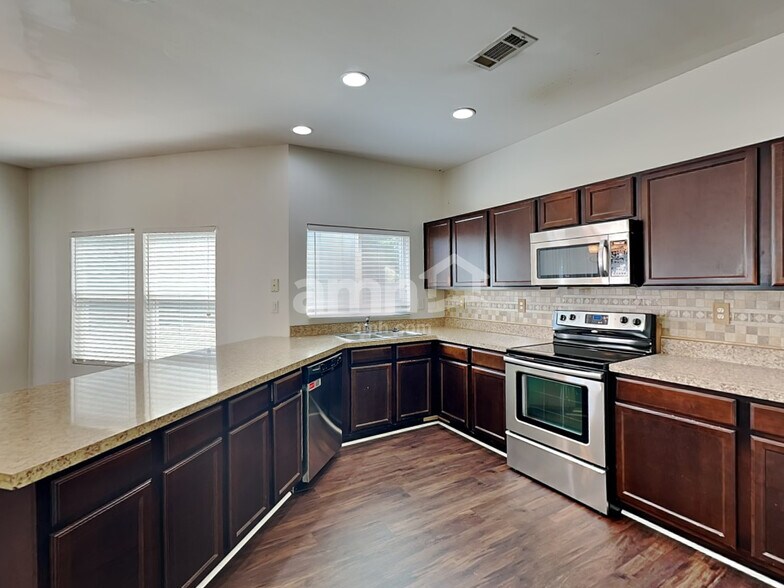 Building Photo - 4430 Kiddle Ln