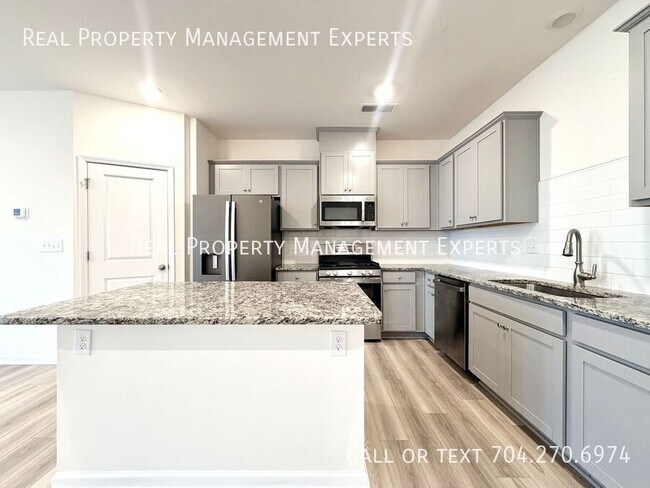 Building Photo - 6017 Rizer Dr