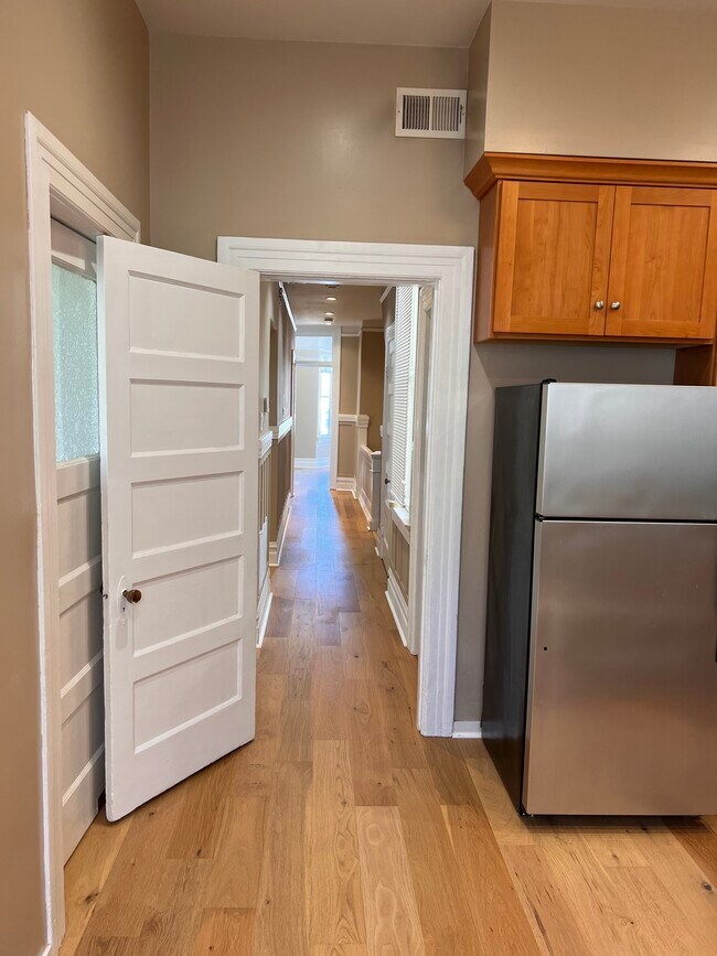 Building Photo - 445 Chestnut St