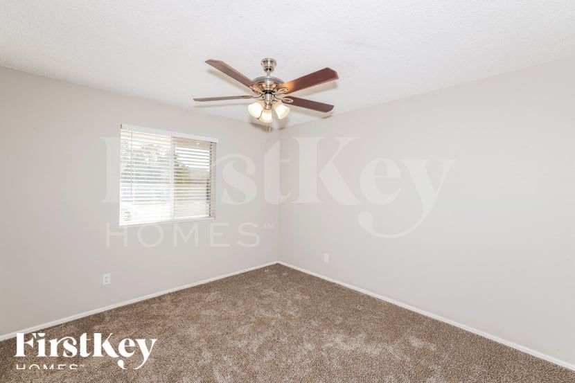 Building Photo - 7646 N 37th Ave