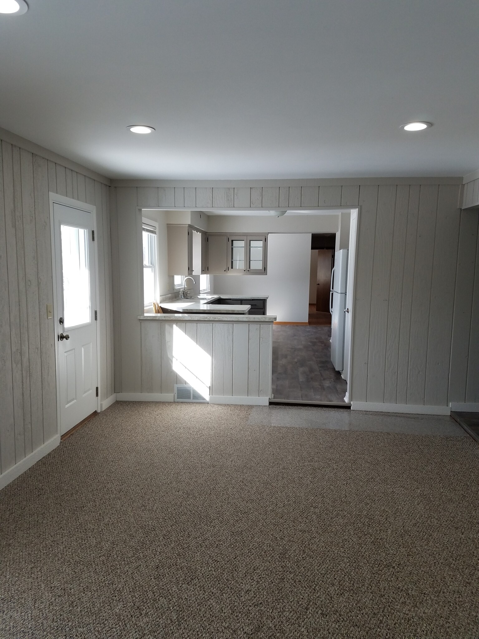 Family Room - 409 Hill N Dale Cir