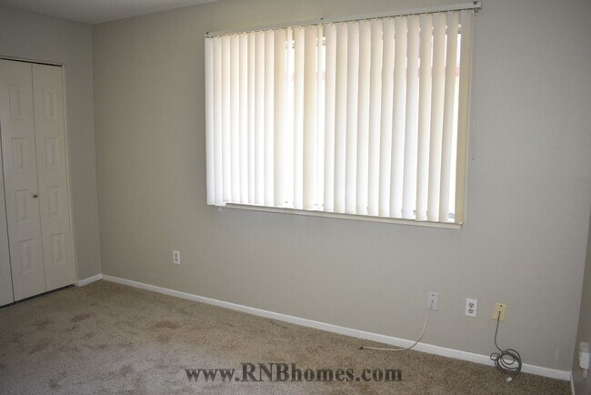 Building Photo - 5237 Manzanita Ave