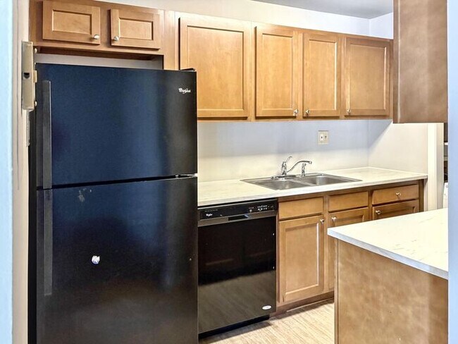 Building Photo - 5502 Karen Elaine Dr