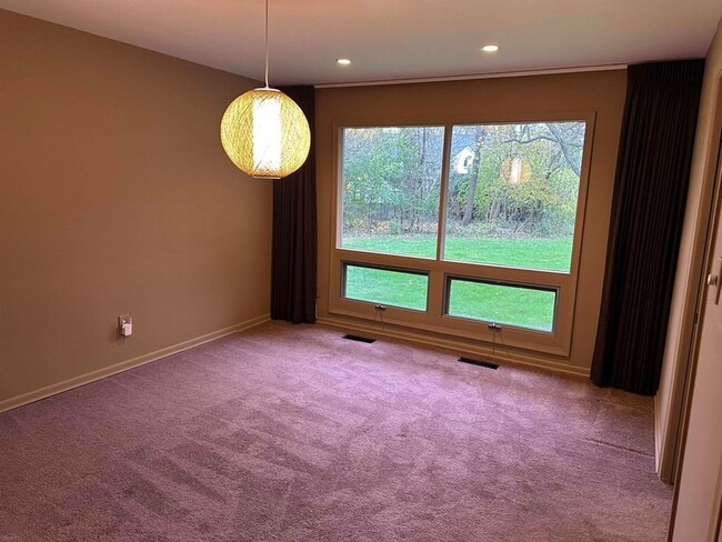 Building Photo - 5839 Blandford Ct