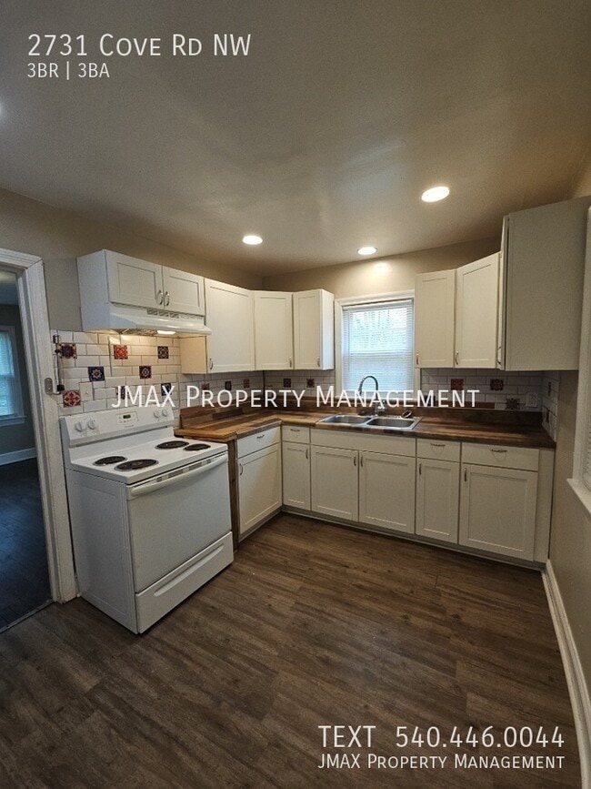 Building Photo - 2731 Cove Rd