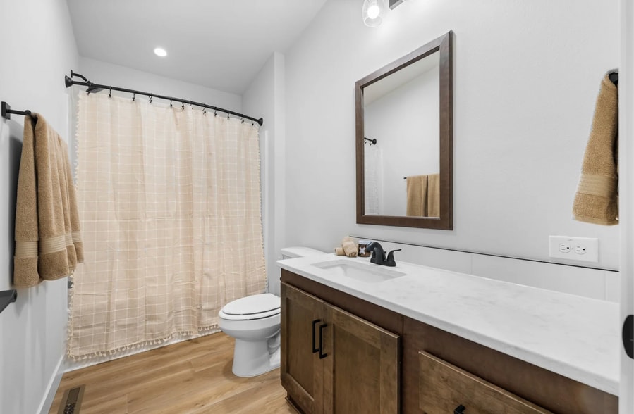 Building Photo - 3130 W Laux Dr