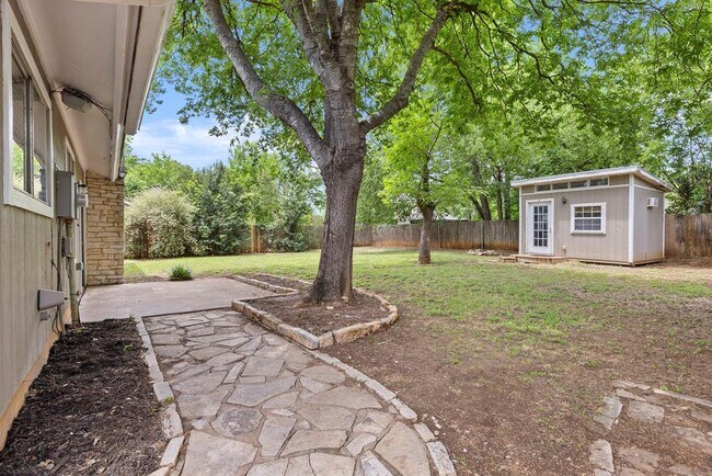 Building Photo - 618 Buckskin Dr