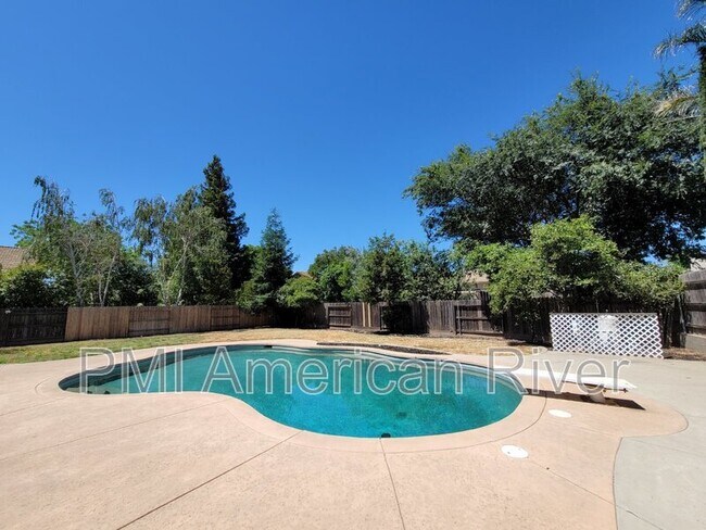 Building Photo - 998 Bay Shore Dr