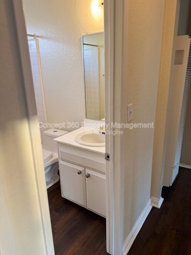 Building Photo - 114 20th St