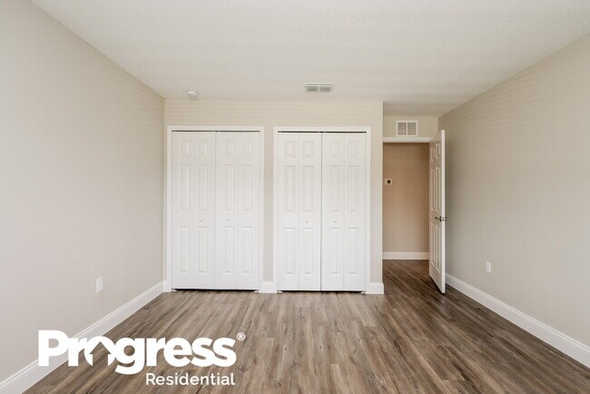 Building Photo - 148 Eleven Oaks Cir