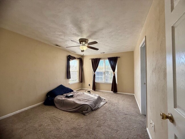 Building Photo - Beautiful 4 Bedroom Home for Rent – Pet Fr...