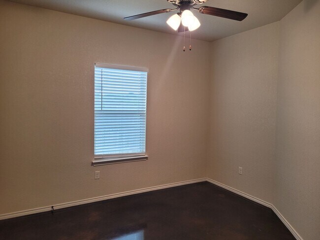 Building Photo - 3BD 2BA in New Braunfels