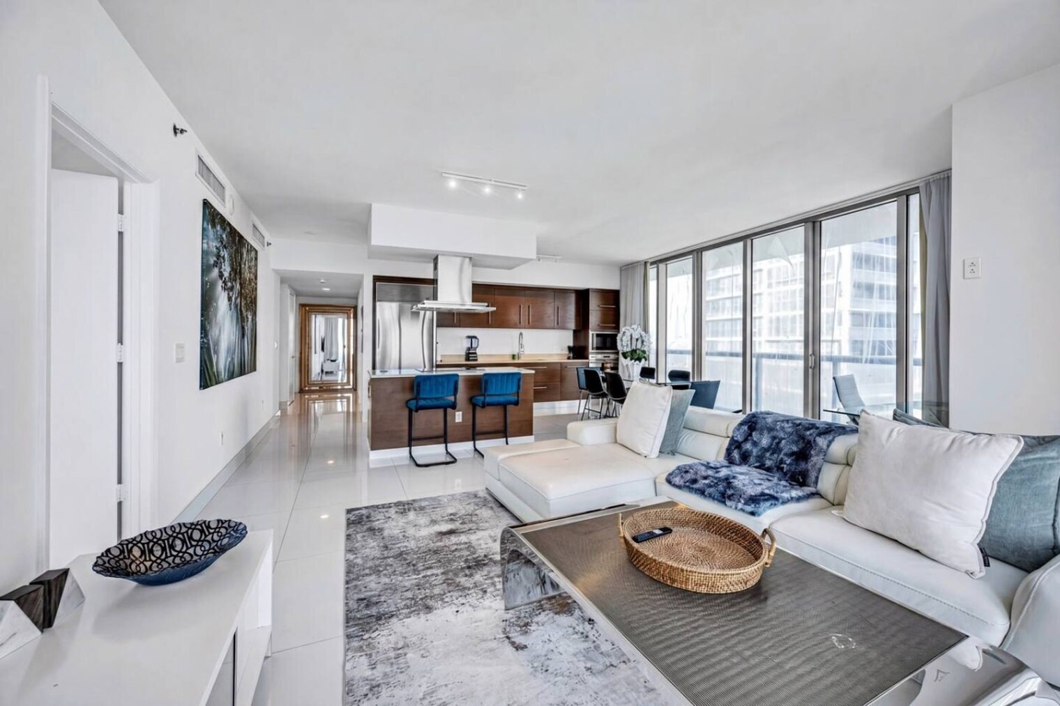Building Photo - 485 Brickell Ave