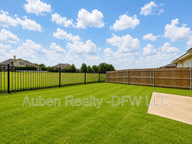 Building Photo - 1330 Piedmont Dr