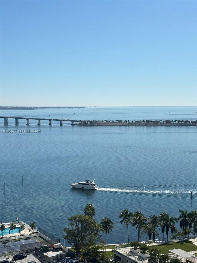 Building Photo - 151 SE 15th Rd