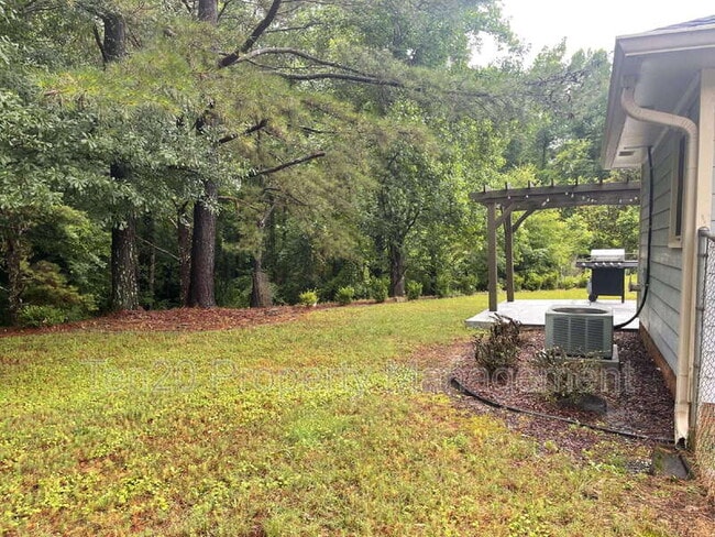 Building Photo - 2234 Birchwood Dr