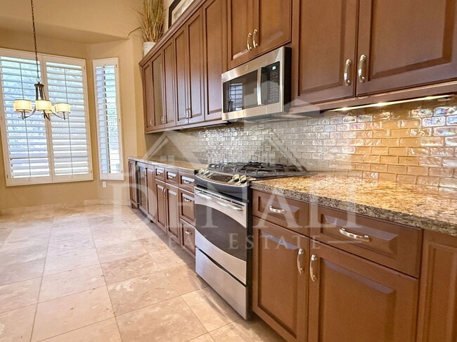Building Photo - 3533 N Desert Oasis