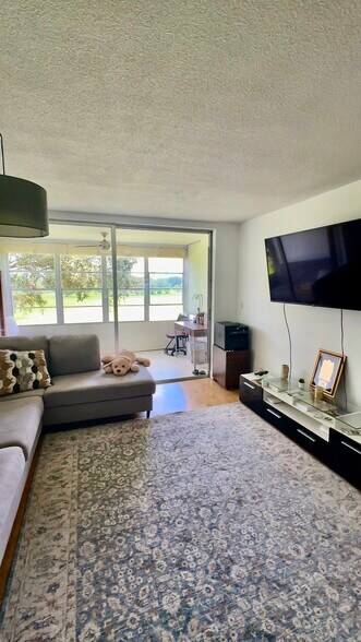 Living room - 2651 S Course Dr