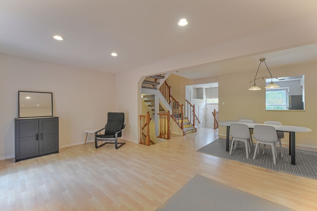 Building Photo - 308 Leafcup Rd