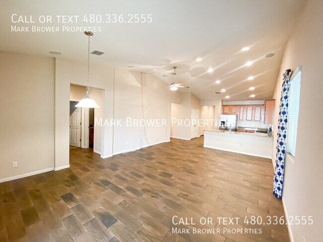 Building Photo - 115 S Bermuda Cir