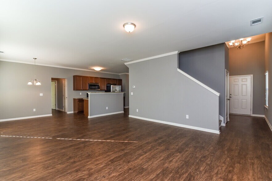 Building Photo - 910 Prather Ct SW