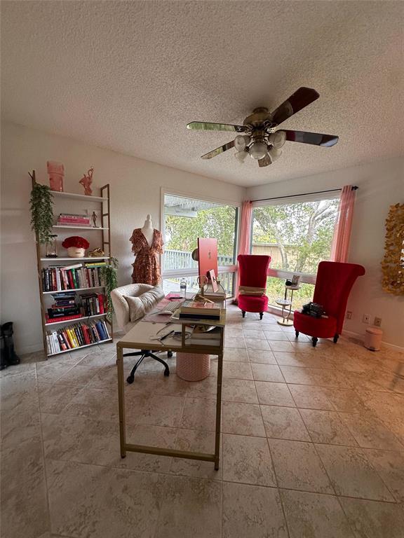 Building Photo - 1302 Ridgecrest Dr