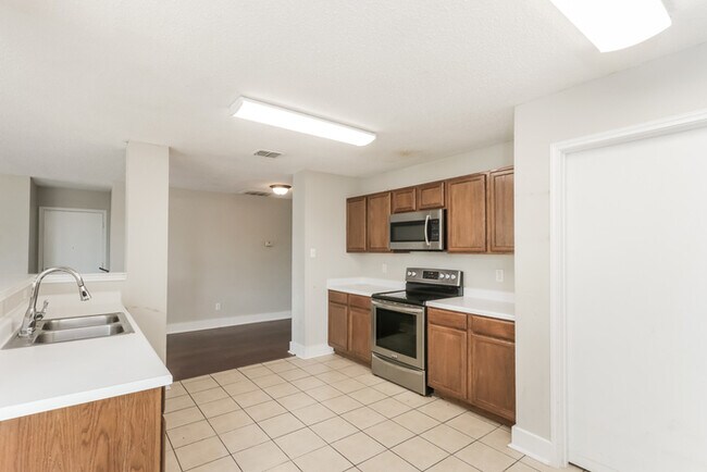 Building Photo - 1427 Golden Grass Dr