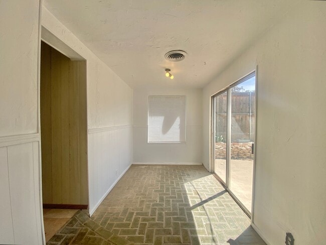 Building Photo - 2019 42nd St