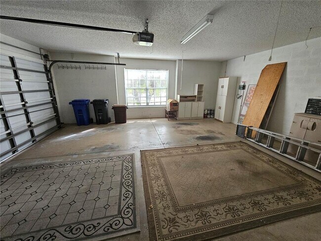 Building Photo - 2206 N Creek Ct